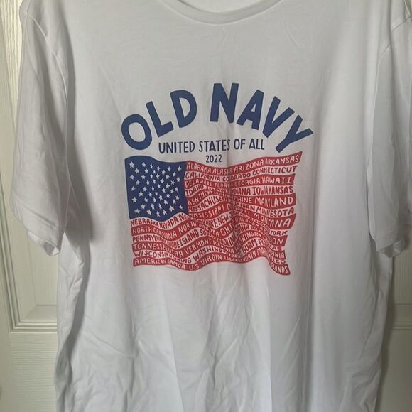 *Old Navy T-shirt - Picture 2 of 4